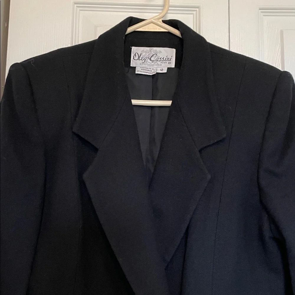 VTG Oleg Cassini Black Blazer double breasted 12P 2 gold/black buttons to close